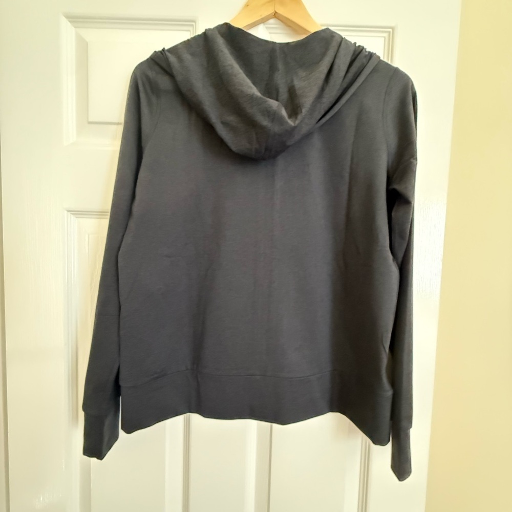 Vuori Performance Zip Up Black Hoodie - Picture 4 of 8